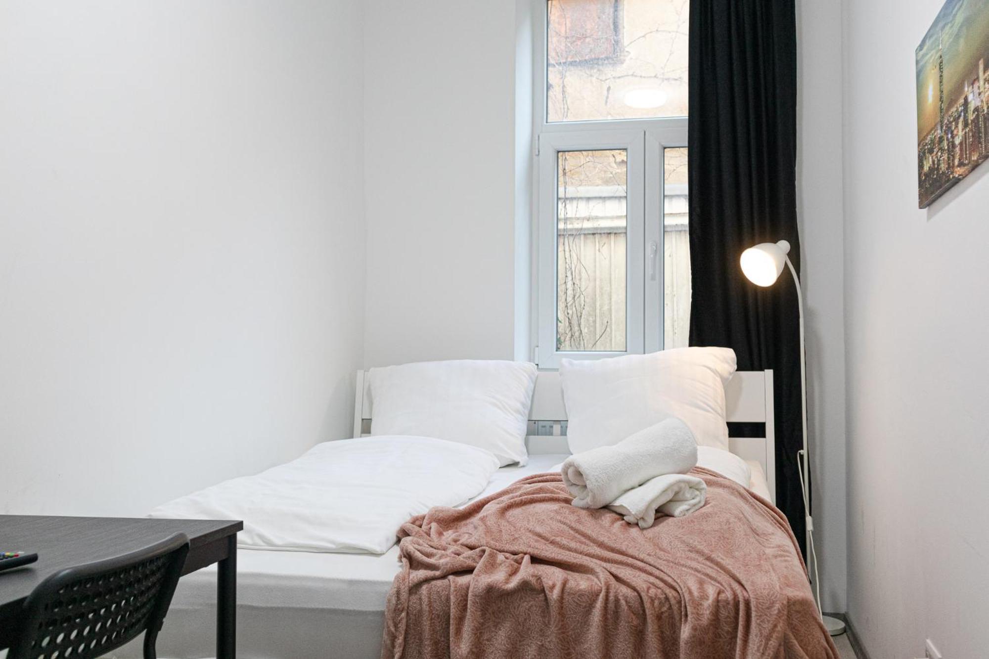 Affordable 5-Br Shared Apartment / Enkplatz U3 Getaway เวียนนา ภายนอก รูปภาพ