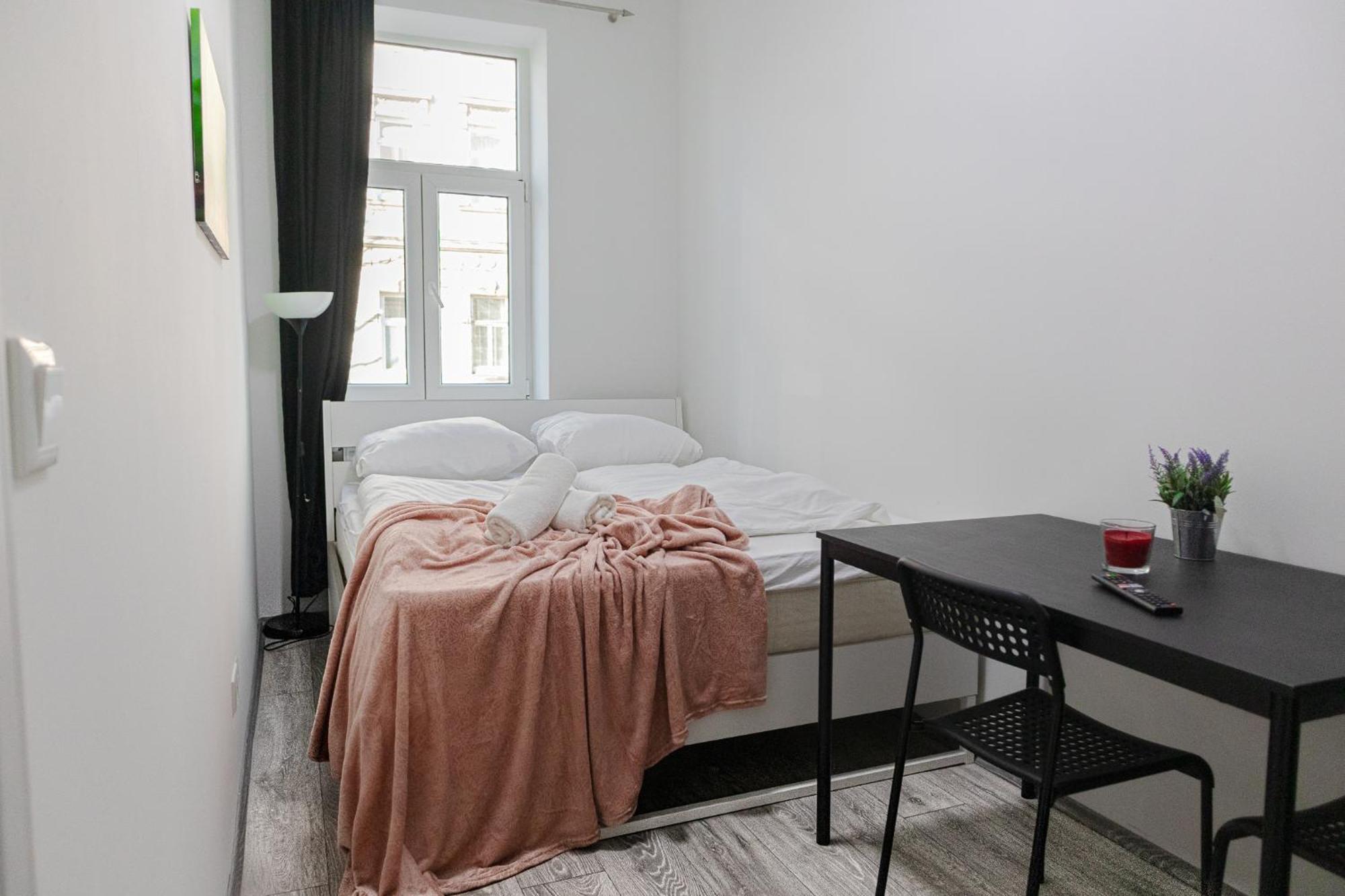 Affordable 5-Br Shared Apartment / Enkplatz U3 Getaway เวียนนา ภายนอก รูปภาพ