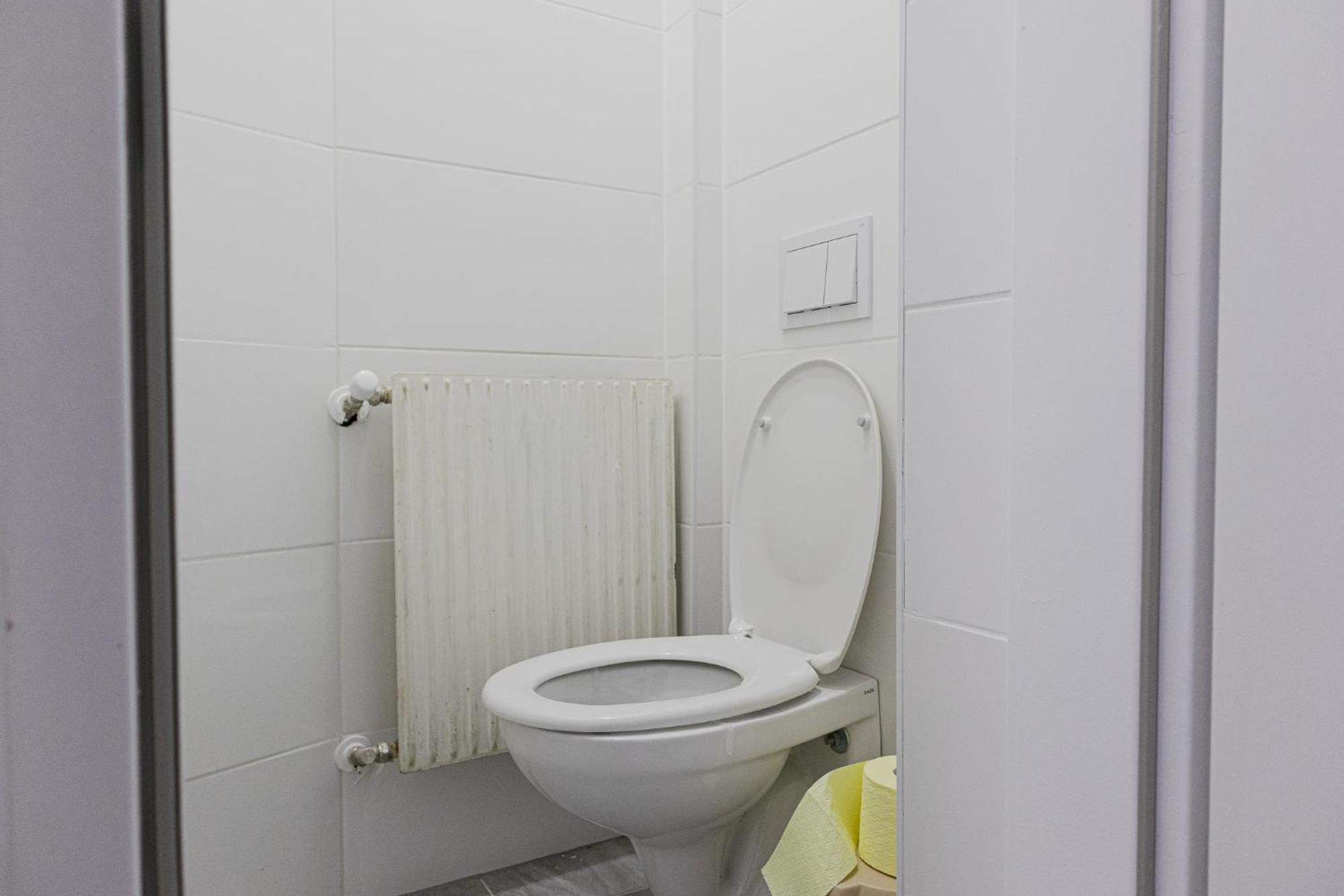 Affordable 5-Br Shared Apartment / Enkplatz U3 Getaway เวียนนา ภายนอก รูปภาพ