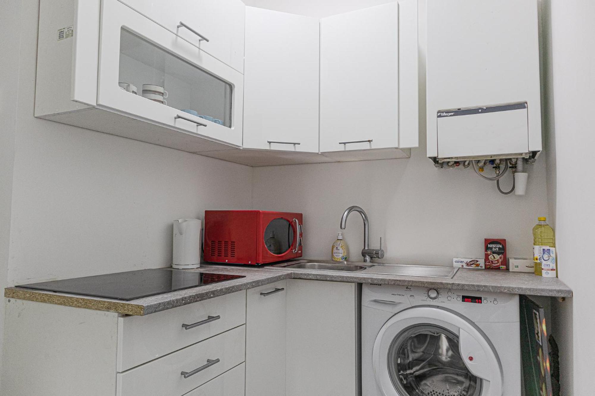 Affordable 5-Br Shared Apartment / Enkplatz U3 Getaway เวียนนา ภายนอก รูปภาพ